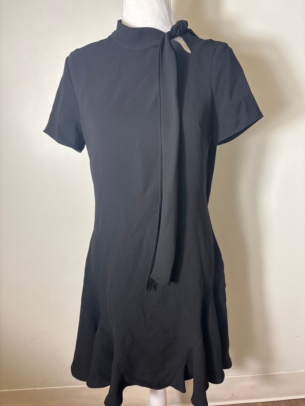 Shoshanna Black Short Sleeve Knee Length Dress Sz 4